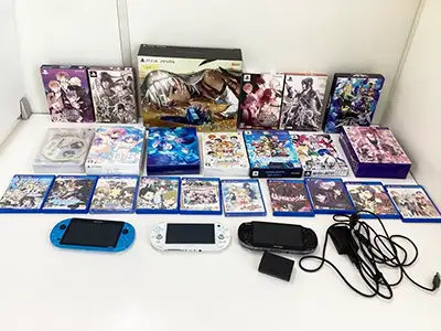 PlayStation VITA 本体 ソフト  薄桜鬼 ソードアートオンライン うたプリ ディアボリックラヴァーズ ロウきゅーぶ！Fate/EXTELLA VELBER BOX 等